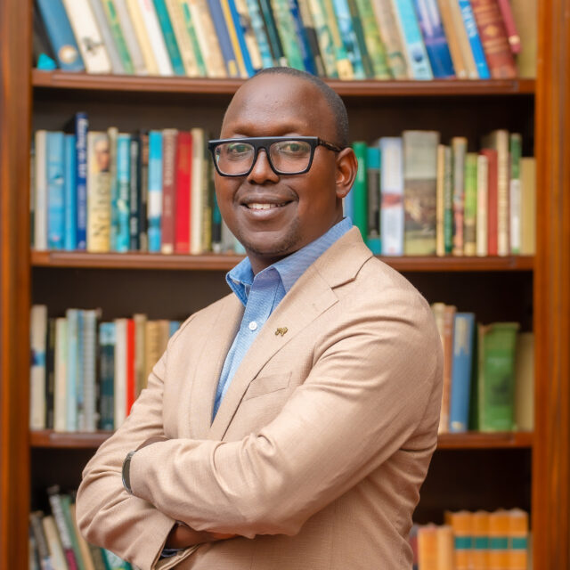 Calvin Nhari